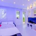 Gostinjska kuća Luce Mala