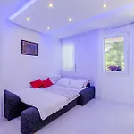 Luce Mala 3* Split