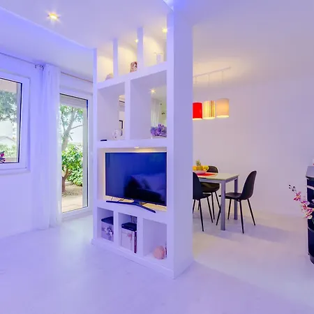 Luce Mala بيت ضيافة سبليت